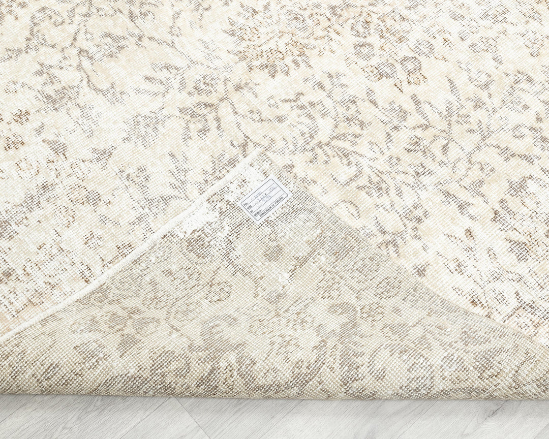 Beige Oushak Rug 4' 11" x 8' 7" | No. VR83572