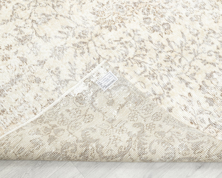 Beige Oushak Rug 4' 11" x 8' 7" | No. VR83572