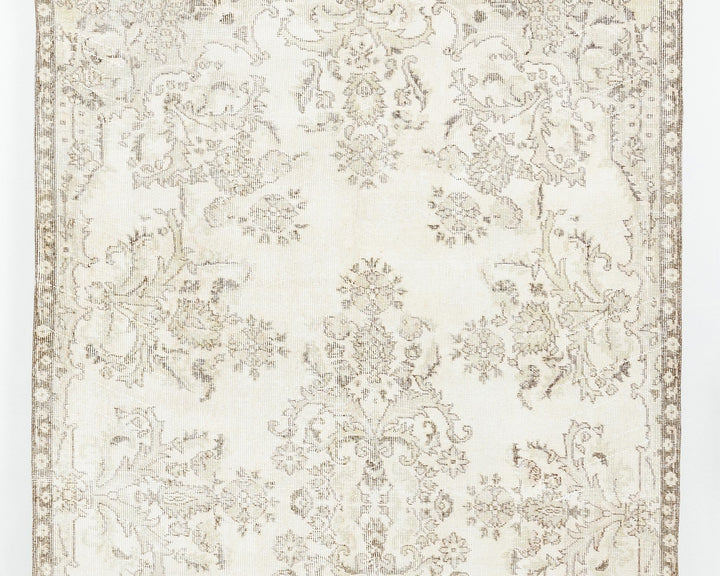 Beige Oushak Rug 5' 5" x 9' 2" | No. VR47740