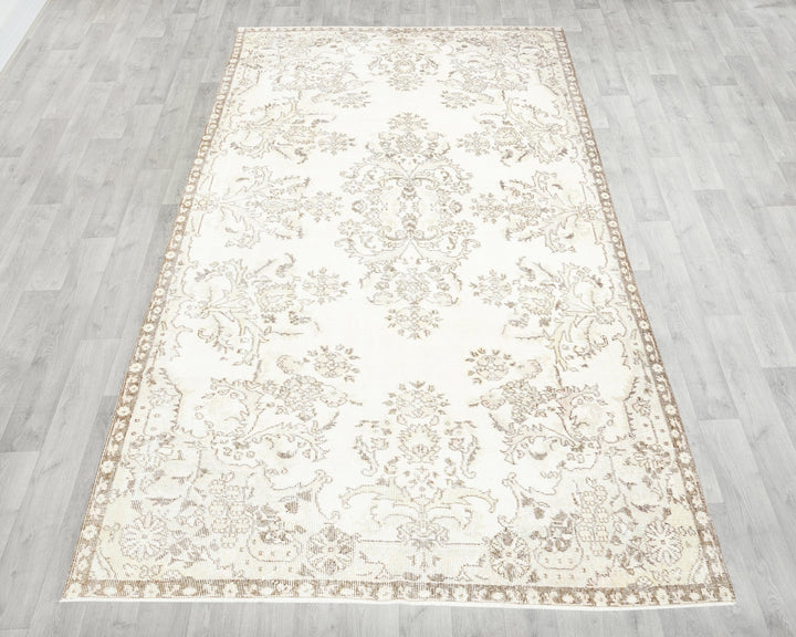 Beige Oushak Rug 5' 5" x 9' 2" | No. VR47740