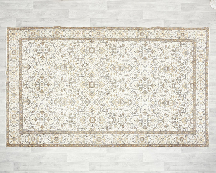 Neutral Oushak Rug 5' 5" x 8' 10" | No. VR87034