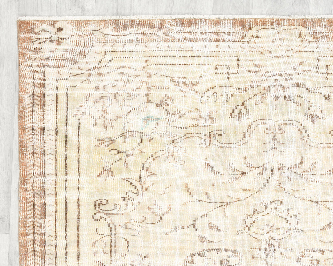 Beige Oushak Rug 5' 7" x 8' 10" | No. VR68335