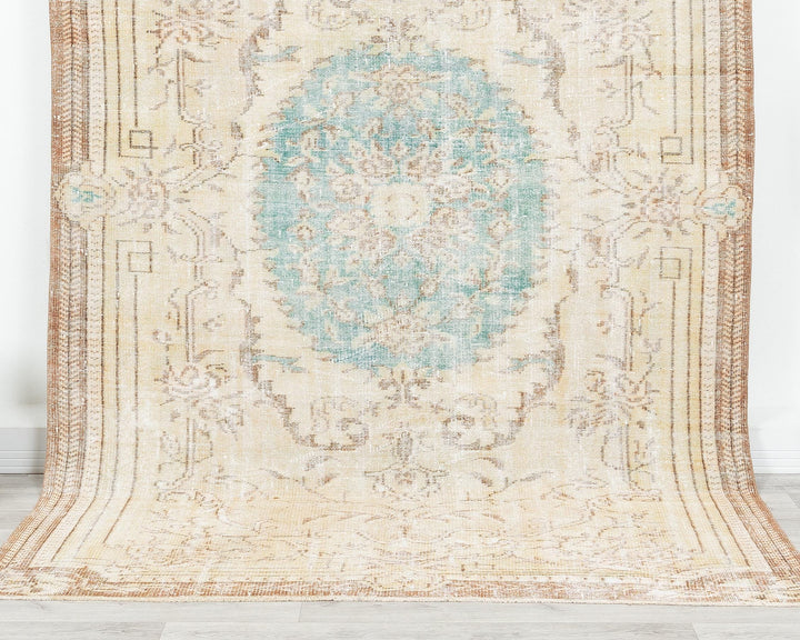 Beige Oushak Rug 5' 7" x 8' 10" | No. VR68335