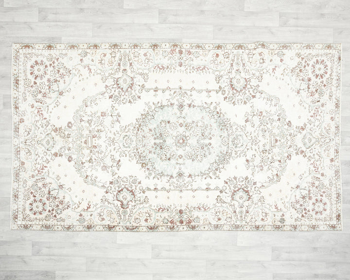 Beige Oushak Rug 5' 2" x 8' 11" | No. VR16926