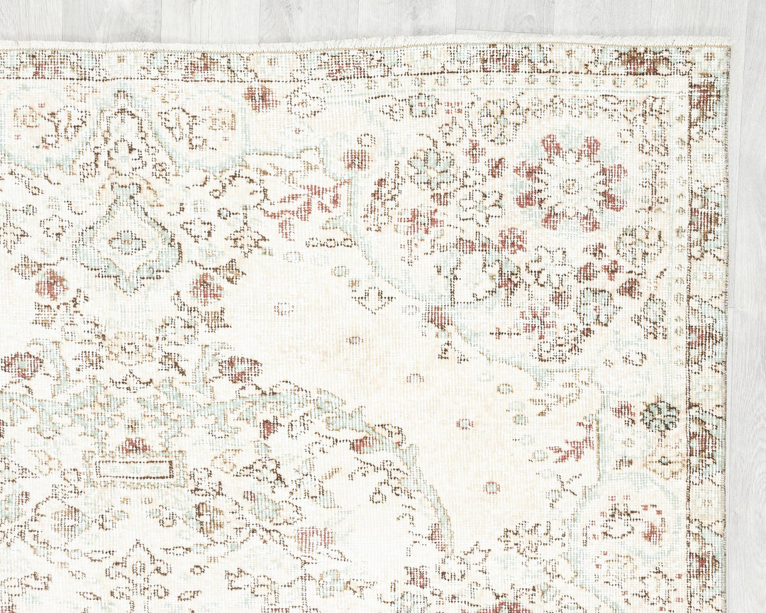 Beige Oushak Rug 5' 2" x 8' 11" | No. VR16926