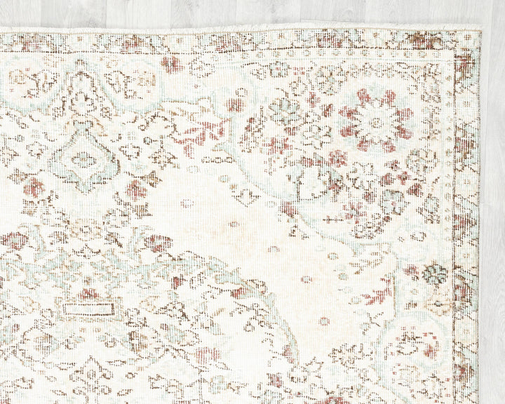 Beige Oushak Rug 5' 2" x 8' 11" | No. VR16926