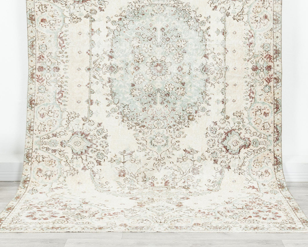 Beige Oushak Rug 5' 2" x 8' 11" | No. VR16926