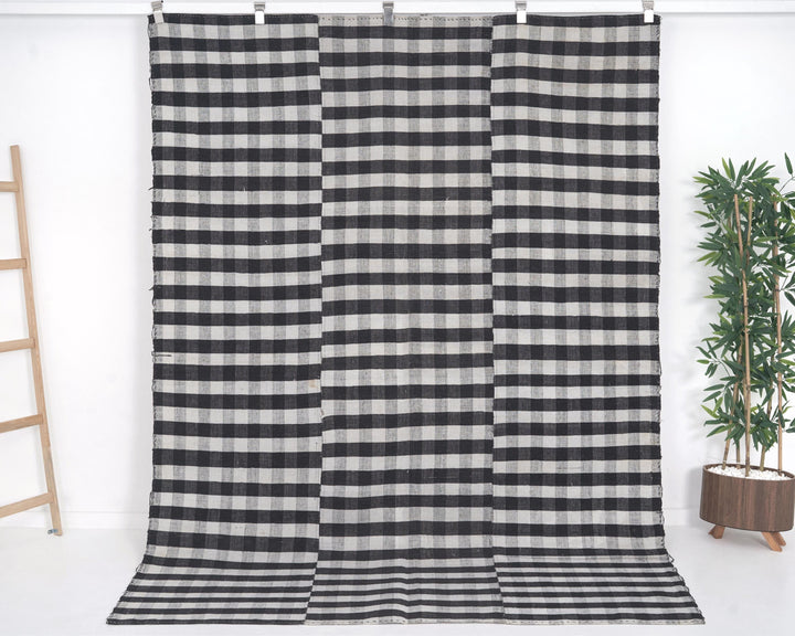 Kilim Rug 5' 8" x 6' 5" | No. VR64166