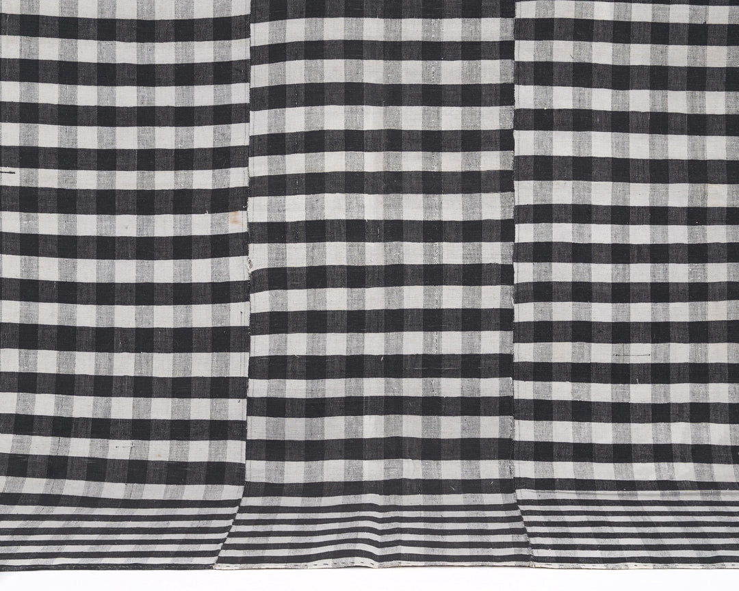 Kilim Rug 5' 8" x 6' 5" | No. VR64166