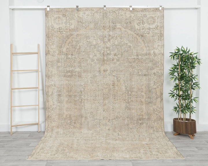 Beige Oushak Rug 6' 4" x 9' 11" | No. VR24431
