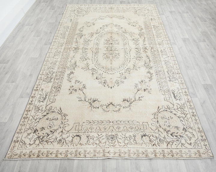 Beige Oushak Rug 6' 4" x 10' 2" | No. VR67306