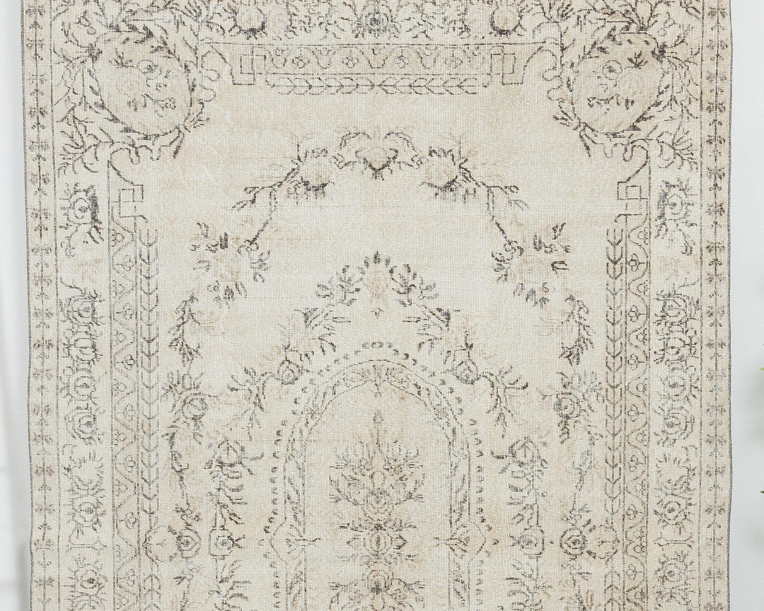 Beige Oushak Rug 6' 4" x 10' 2" | No. VR67306