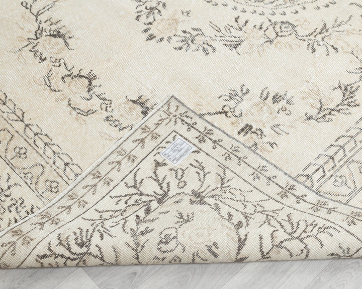 Beige Oushak Rug 6' 4" x 10' 2" | No. VR67306