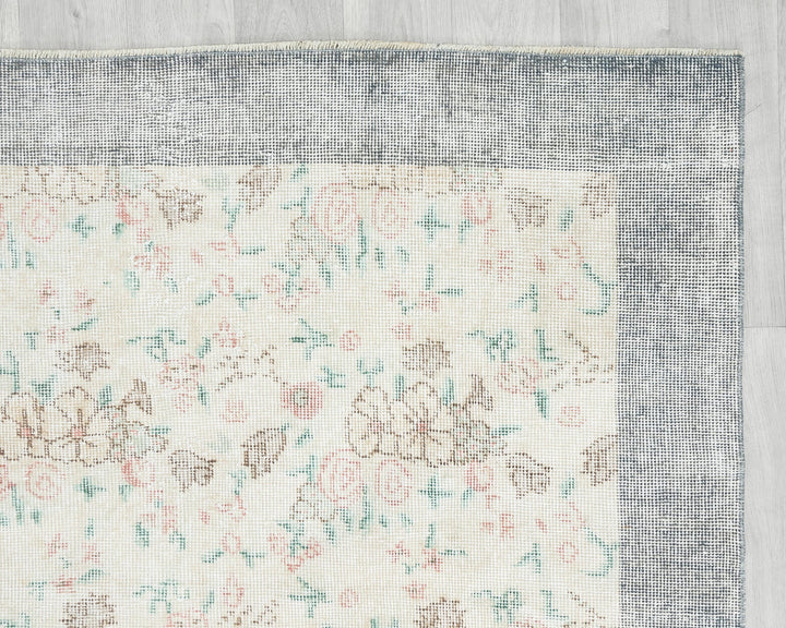Faded Oushak Rug 6' 7" x 9' 10" | No. VR96727