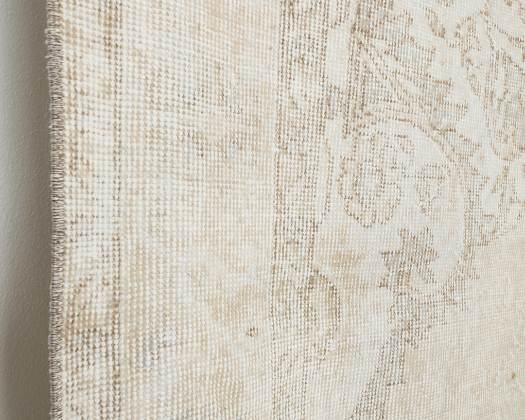 Beige Oushak Rug 6' 1" x 9' 7" | No. VR85040