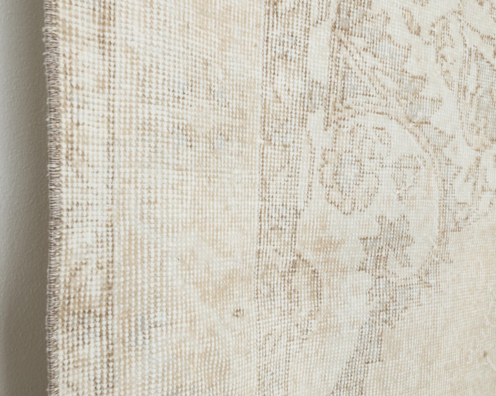 Beige Oushak Rug 6' 1" x 9' 7" | No. VR85040