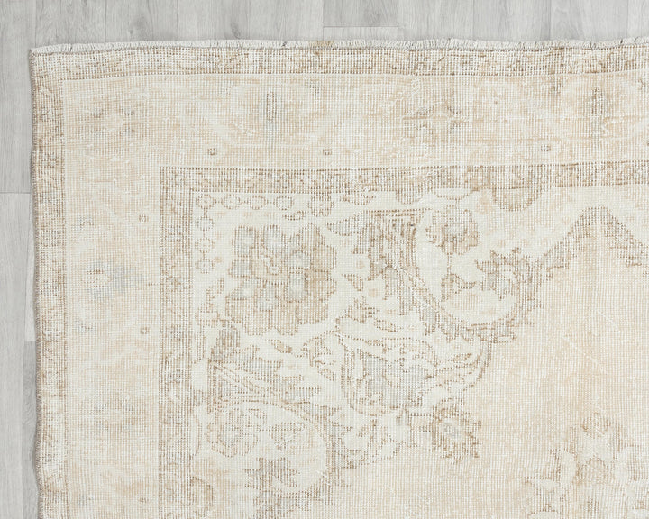 Beige Oushak Rug 6' 1" x 9' 7" | No. VR85040