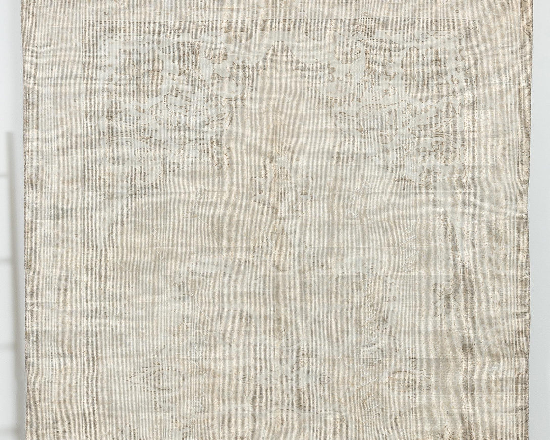 Beige Oushak Rug 6' 1" x 9' 7" | No. VR85040