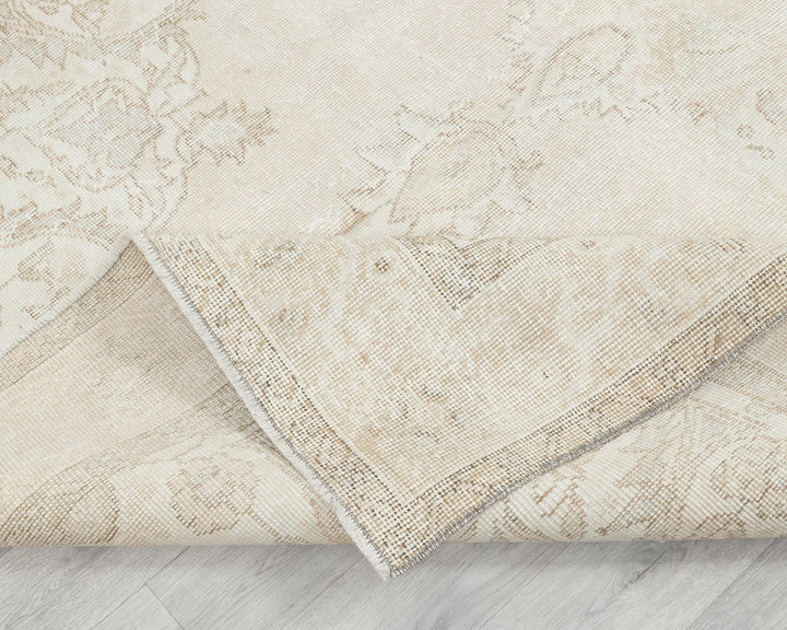 Beige Oushak Rug 6' 1" x 9' 7" | No. VR85040