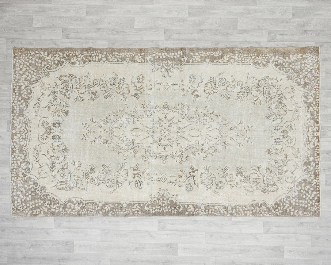 Beige Oushak Rug 5' 10" x 9' 8" | No. VR14573