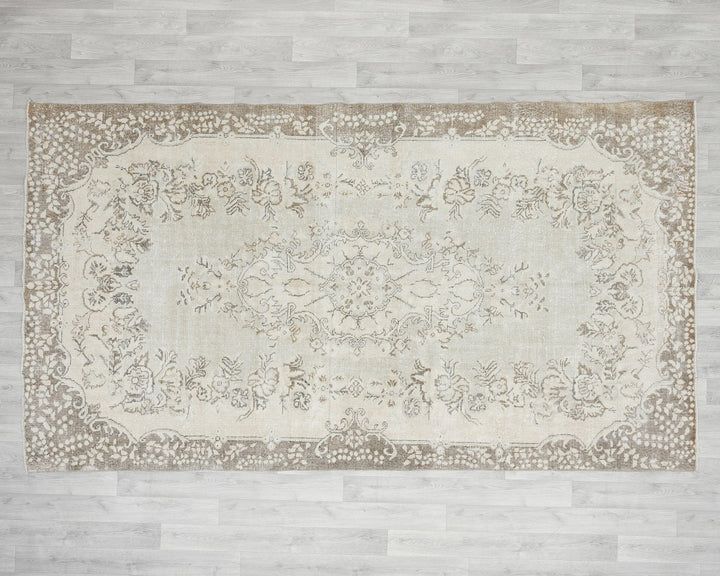 Beige Oushak Rug 5' 10" x 9' 8" | No. VR14573