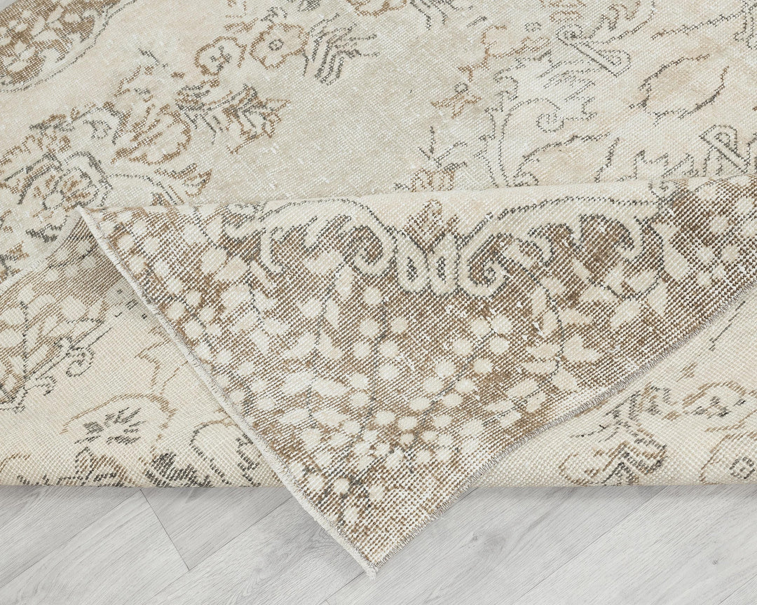 Beige Oushak Rug 5' 10" x 9' 8" | No. VR14573