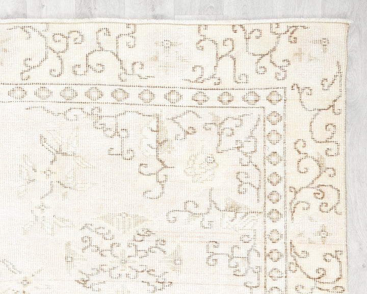 Beige Oushak Rug 5' 10" x 9' 1" | No. VR65238