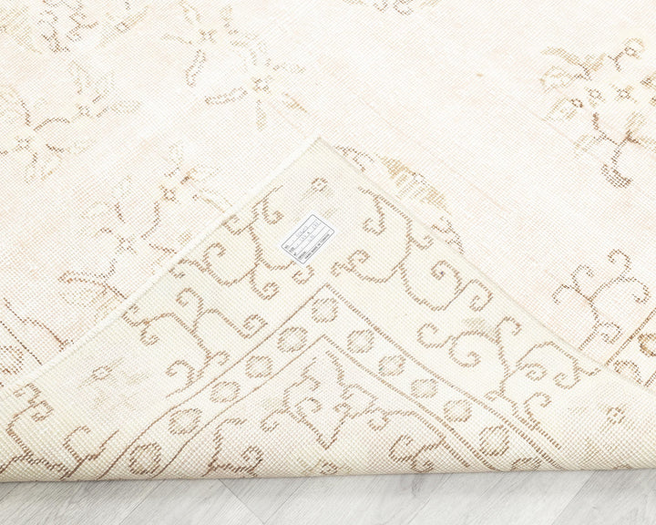 Beige Oushak Rug 5' 10" x 9' 1" | No. VR65238