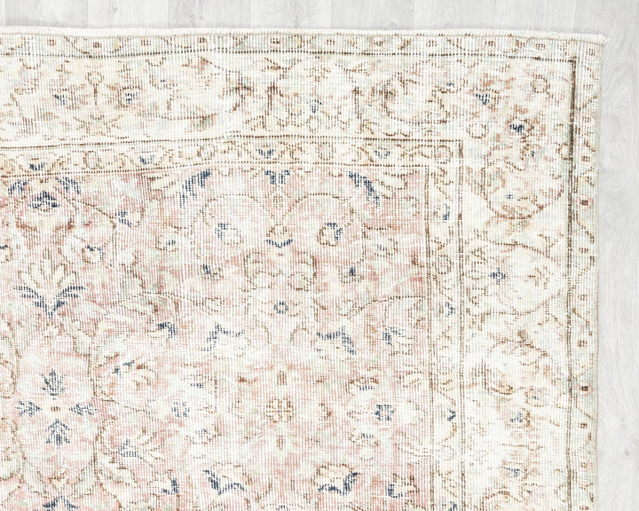 Neutral Oushak Rug 5' 6" x 8' 7" | No. VR67837