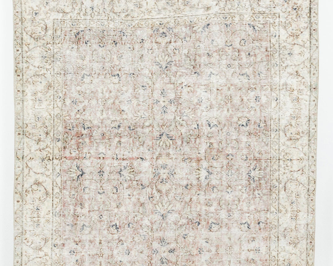 Neutral Oushak Rug 5' 6" x 8' 7" | No. VR67837