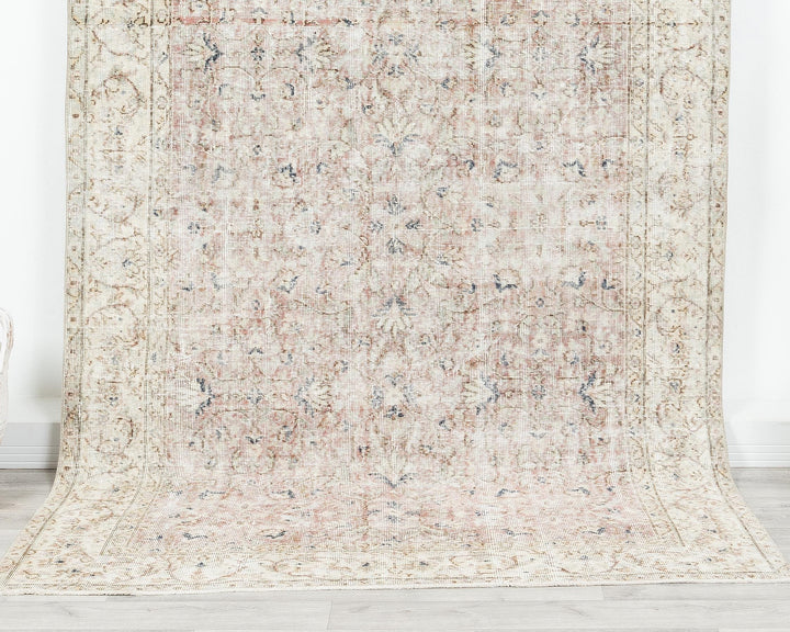 Neutral Oushak Rug 5' 6" x 8' 7" | No. VR67837