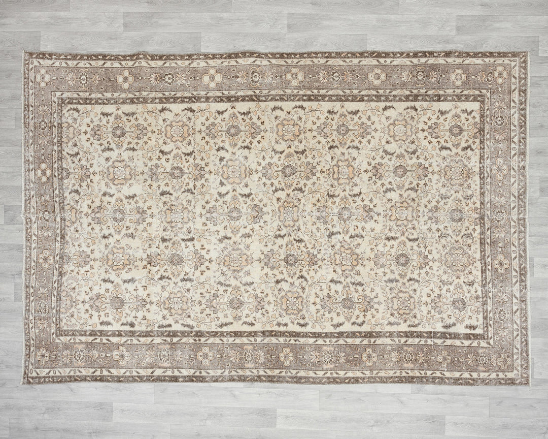 Neutral Oushak Rug 6' 11" x 9' 11" | No. VR85602