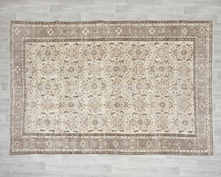 Neutral Oushak Rug 6' 11" x 9' 11" | No. VR85602