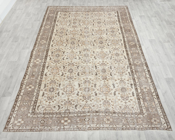 Neutral Oushak Rug 6' 11" x 9' 11" | No. VR85602