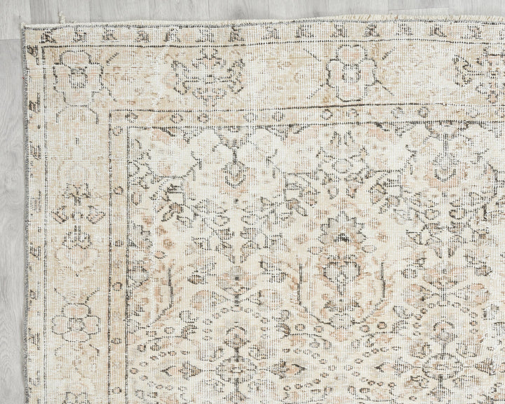Beige Oushak Rug 6' 11" x 10' 4" | No. VR51862