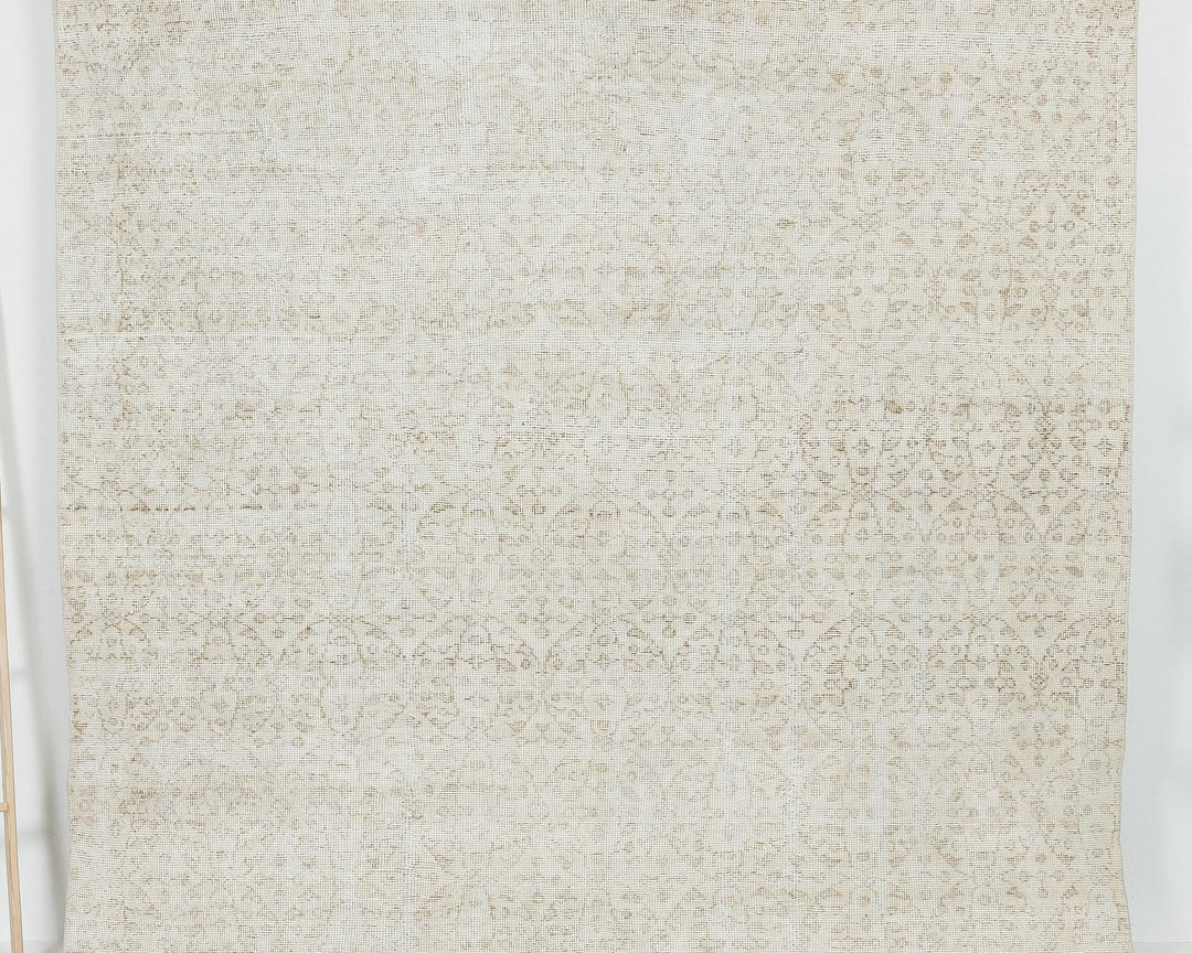 Beige Oushak Rug 6' 11" x 10' 2" | No. VR45539