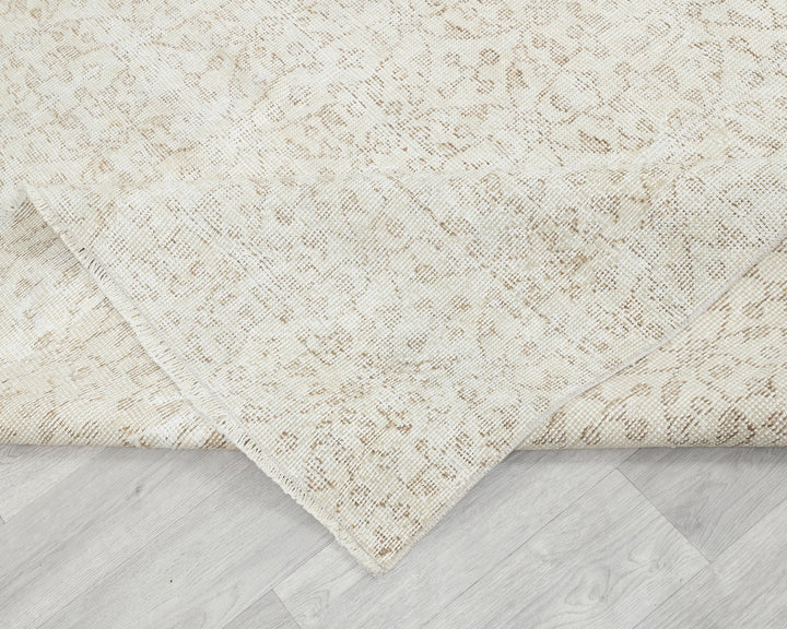 Beige Oushak Rug 6' 11" x 10' 2" | No. VR45539