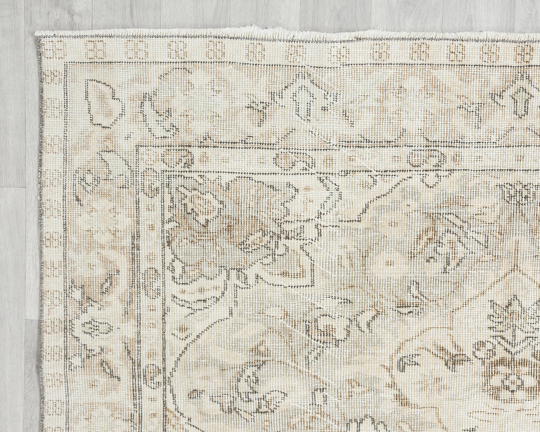 Neutral Oushak Rug 5' 7" x 8' 10" | No. VR36862