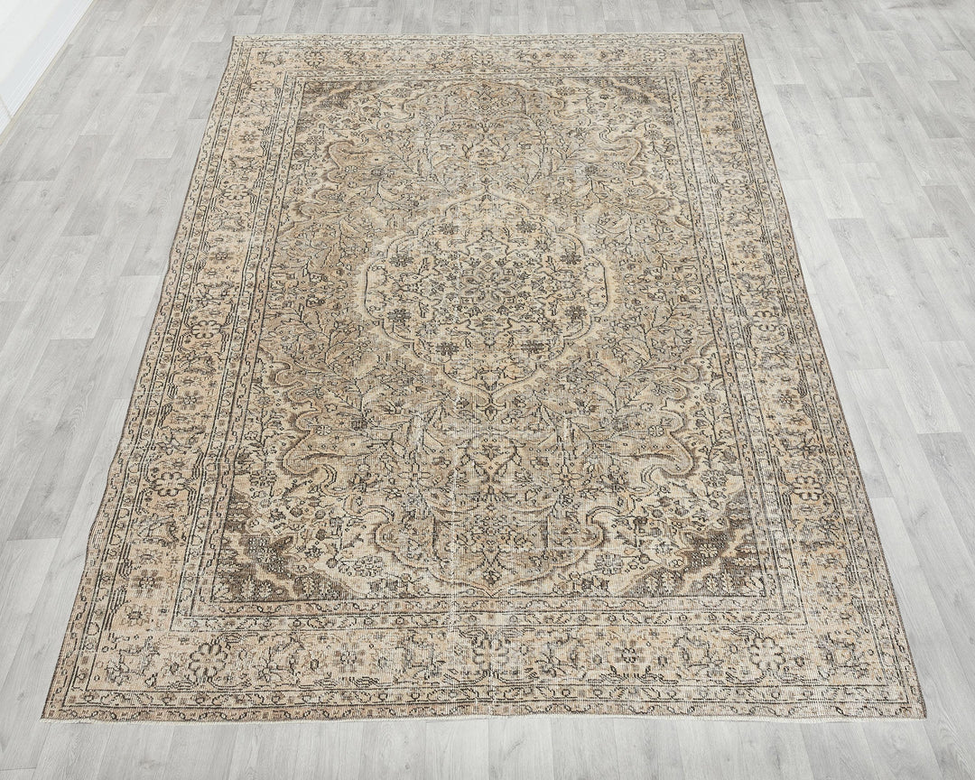 Oushak Rug 6' 8" x 9' 2" | No. VR98771