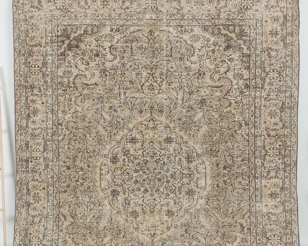 Oushak Rug 6' 8" x 9' 2" | No. VR98771