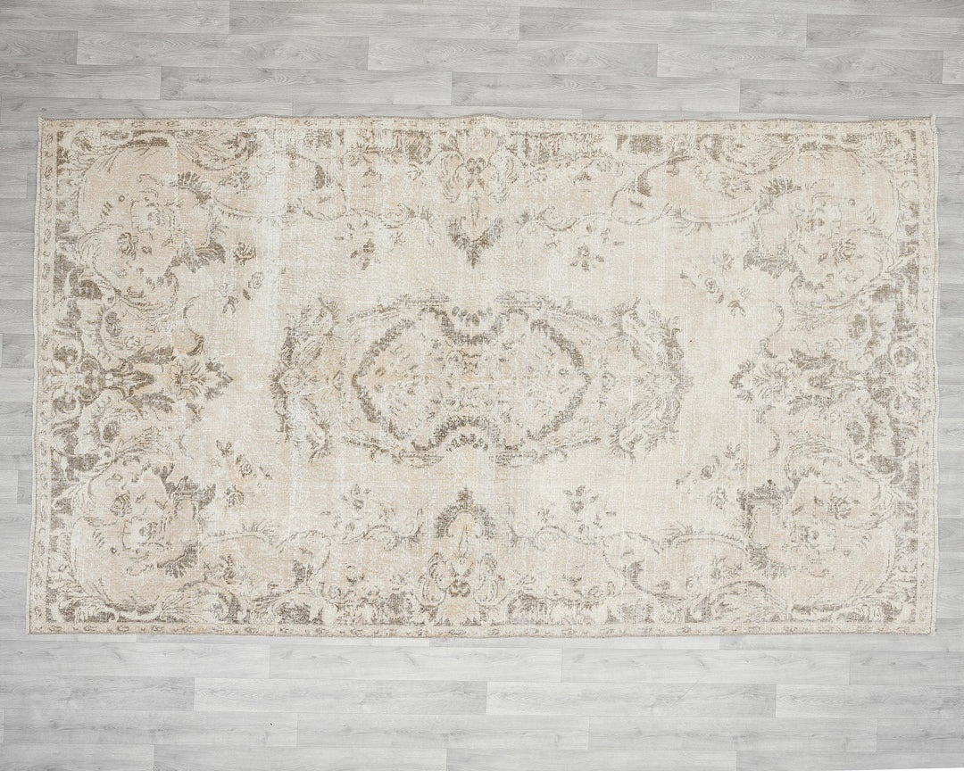 Beige Oushak Rug 6' 4" x 10' 2" | No. VR82012