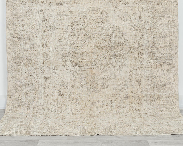 Neutral Oushak Rug 6' 7" x 8' 11" | No. VR56350
