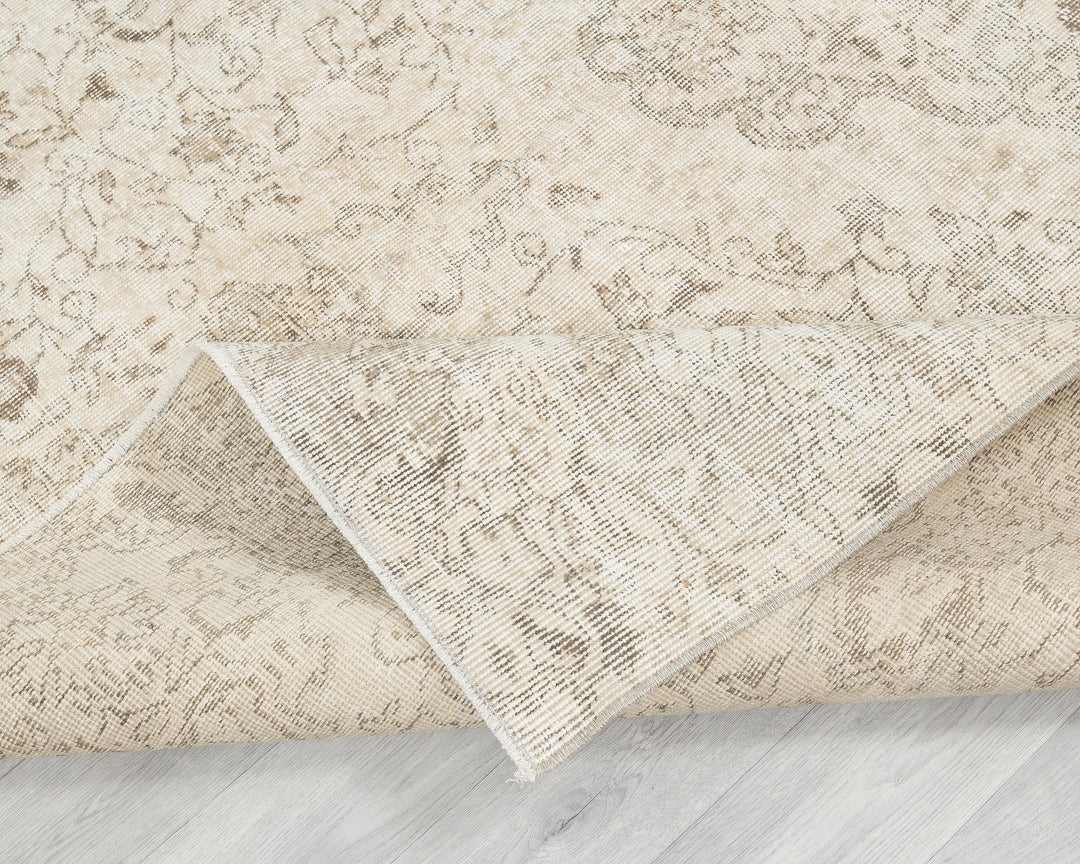 Neutral Oushak Rug 6' 7" x 8' 11" | No. VR56350