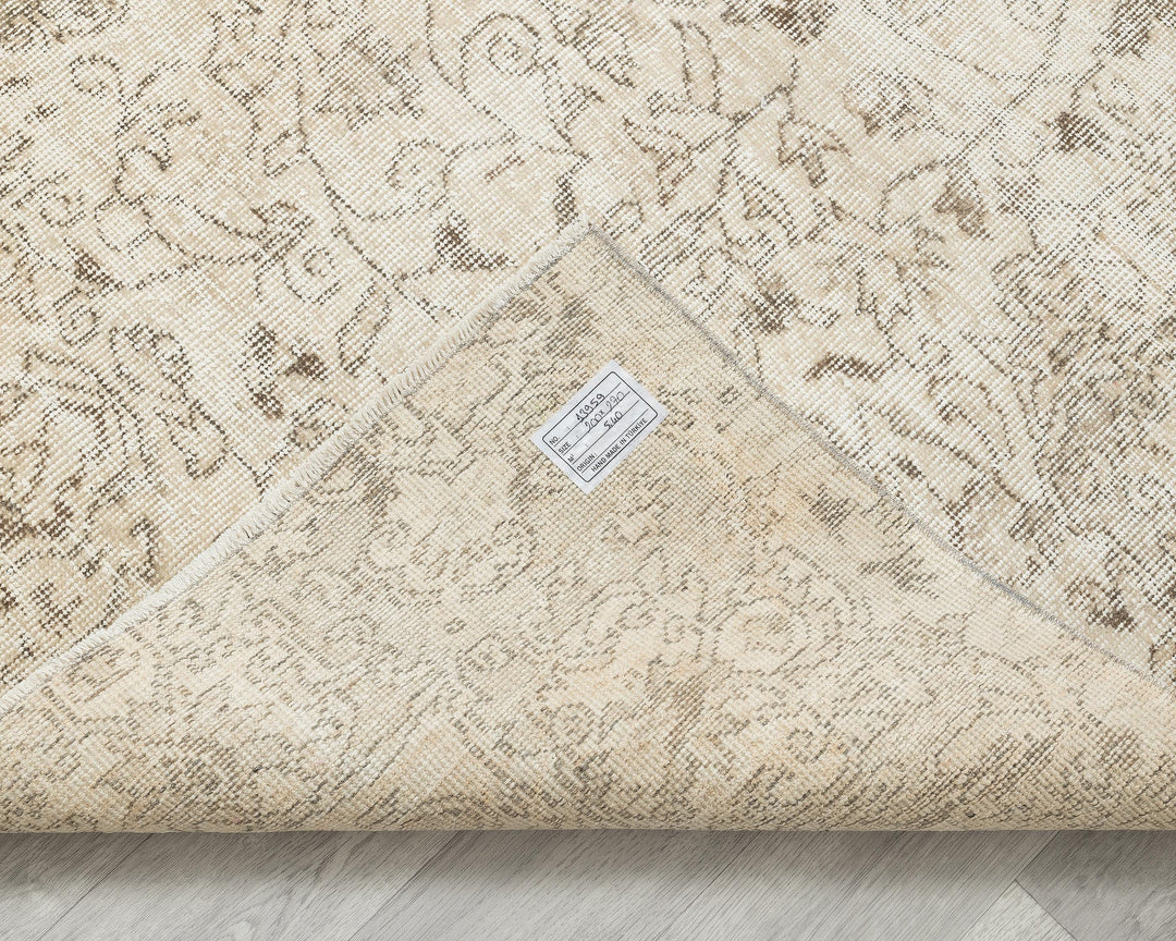 Neutral Oushak Rug 6' 7" x 8' 11" | No. VR56350