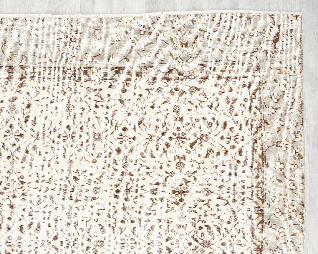 Neutral Oushak Rug 5' 10" x 9' 2" | No. VR50151