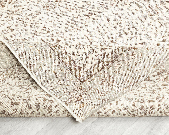 Neutral Oushak Rug 5' 10" x 9' 2" | No. VR50151