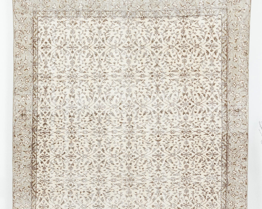 Neutral Oushak Rug 5' 10" x 9' 2" | No. VR50151