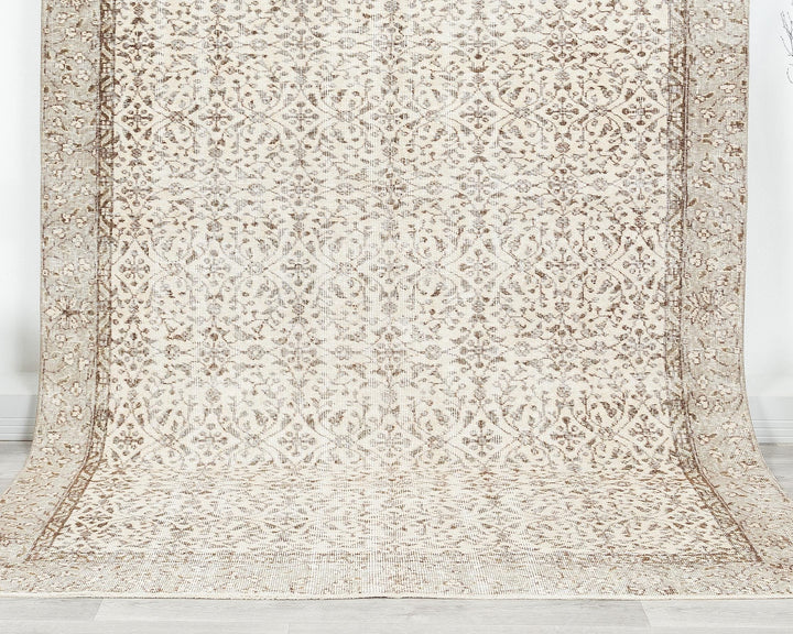 Neutral Oushak Rug 5' 10" x 9' 2" | No. VR50151