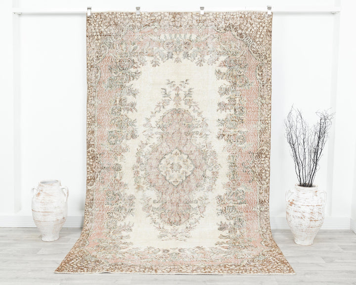 Beige Oushak Rug 5' 8" x 9' 6" | No. VR75220