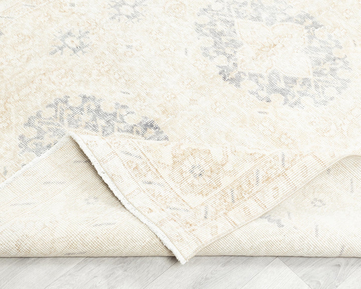 Beige Oushak Rug 4' 11" x 8' 2" | No. VR94806